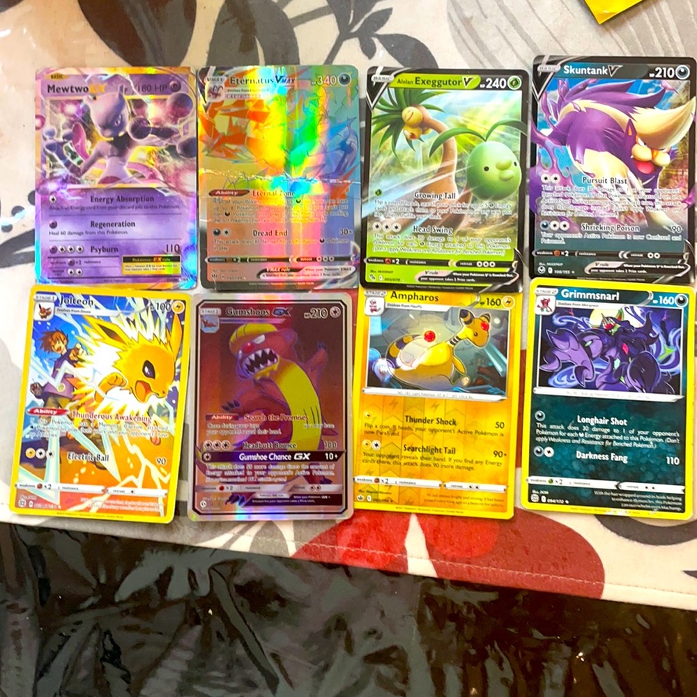 Pokémon cards all rare with 2 cases - Picture 1 of 13